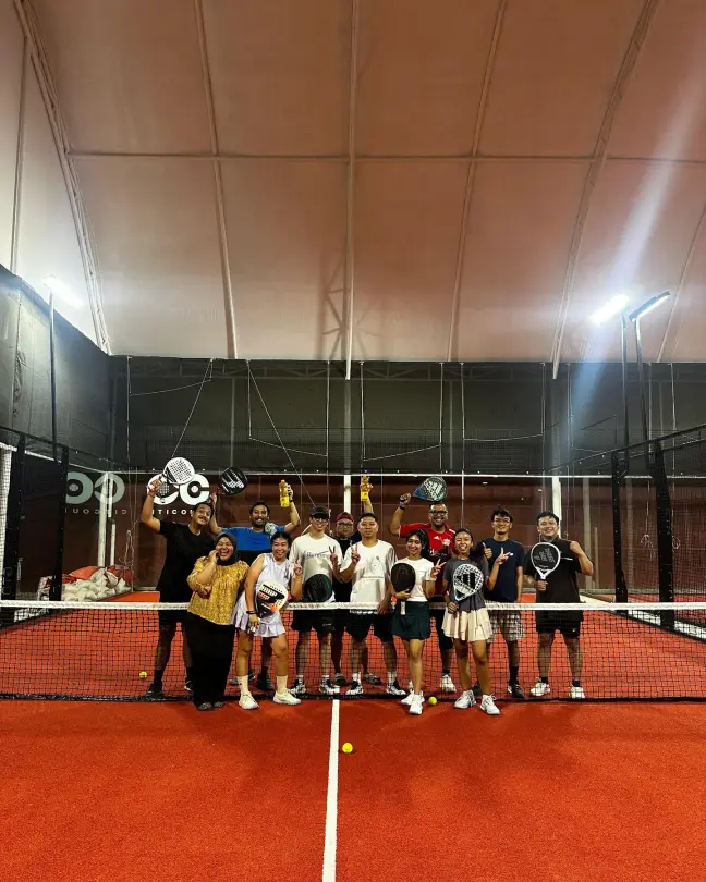 Group photo on court